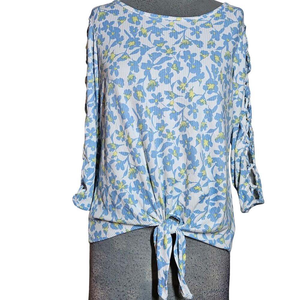 Ribbed Floral Cutout Sleeve Top Size Medium